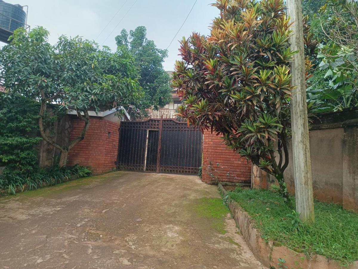 Ufam Uganda Villa Mukono Esterno foto